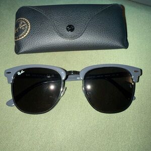 Like New Clubmaster Ray-Ban Sunglasses